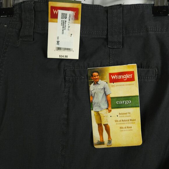 NWT Wrangler Men's 44 Gray Cargo Relaxed Fit Knee Length Tech Pocket Shorts - Picture 16 of 16